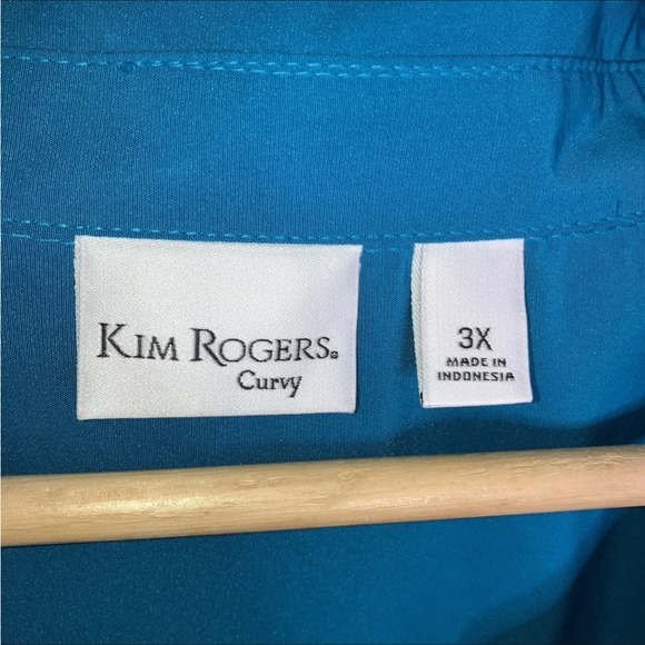 New with tags 3X Kim Rogers Curvy Blue Button down top with Pockets size 3X - Picture 6 of 13